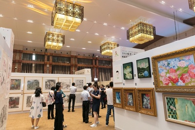 第十五届文博会文博宫分会场上大开幕，祥山艺术馆吸睛指数飙升，为文化艺术交流提供服务